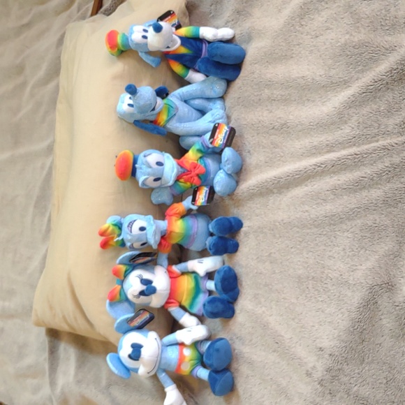 Disney Plush Pride Collection - Picture 1 of 4
